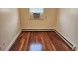 후레쉬메도우 3Bed 1Bath 175가 73Ave. 2층나무 물만포함 주차1대포함 세탁기 8월중순입주
