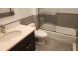 후레쉬메도우 3Bed 1Bath 175가 73Ave. 2층나무 물만포함 주차1대포함 세탁기 8월중순입주