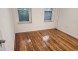 플러싱 아파트 1Bed 1Bath 노던과파슨 1층나무 히팅과온수포함 기차및전철역도보 