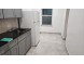 플러싱 아파트 1Bed 1Bath 노던과파슨 1층나무 히팅과온수포함 기차및전철역도보 