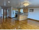 베이사이드 3Bed 2Bath 201가 32Ave. 2층나무 물만포함1300sf. Nopets Dining 넓은거실과침실