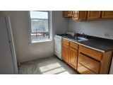 플러싱 아파트 1Bed 165가 43Ave. 4층나무 Top Floor 히팅과온수포함 노던1블럭 교통편리 환하고깨끗