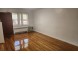 후레쉬메도우 2Bed 1Bath 유토피아파크웨이 65Ave. 2층나무 히팅과온수포함 드라이브웨이 전용둿마당 작은펫OK