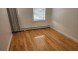 후레쉬메도우 3Bed 1Bath 164가 65Ave. 2층나무 물만포함 주차별도 주차편리 495근방 교통편리