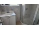 후레쉬메도우 3Bed 1Bath 164가 65Ave. 2층나무 물만포함 주차별도 주차편리 495근방 교통편리