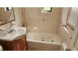 후레쉬메도우 아파트 2Bed 1Bath 196가 69Ave. 2층나무 주차편리 히팅과온수포함 세탁실