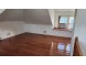 플러싱 3Bed 1.5Bath 169가 43Ave. 2층나무 히팅과온수포함 주차1대 1200sf. 넓은거실과침실 새로개조
