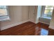플러싱 3Bed 1.5Bath 169가 43Ave. 2층나무 히팅과온수포함 주차1대 1200sf. 넓은거실과침실 새로개조