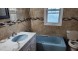 플러싱 3Bed 1.5Bath 169가 43Ave. 2층나무 히팅과온수포함 주차1대 1200sf. 넓은거실과침실 새로개조