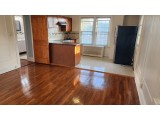 플러싱 3Bed 1.5Bath 169가 43Ave. 2층나무 히팅과온수포함 주차1대 1200sf. 넓은거실과침실 새로개조