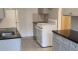 플러싱 아파트 2Bed 1Bath 168가 36Ave. 6층나무 넓은거실과침실 히팅과온수포함 기차역과노던2.5블럭 지하에세탁실 