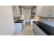 플러싱 아파트 2Bed 1Bath 168가 36Ave. 6층나무 넓은거실과침실 히팅과온수포함 기차역과노던2.5블럭 지하에세탁실 