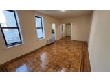 플러싱 아파트 2Bed 1Bath 168가 36Ave. 6층나무 넓은거실과침실 히팅과온수포함 기차역과노던2.5블럭 지하에세탁실 