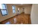 플러싱 아파트 2Bed 1Bath 168가 36Ave. 6층나무 넓은거실과침실 히팅과온수포함 기차역과노던2.5블럭 지하에세탁실 