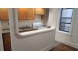 플러싱 아파트 1Bed 168가 36Ave. 6층나무 히팅과온수포함 기차역과노던2.5블럭 지하에세탁실 아주큰침실
