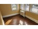 플러싱 3Bed 1Bath 153가 35Ave. 1층나무 새로개조 물만포함 넓은둿마당/주차가능 기차역도보 한양마트