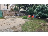 플러싱 3Bed 1Bath 153가 35Ave. 1층나무 새로개조 물만포함 넓은둿마당/주차가능 기차역도보 한양마트