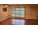 와잇스톤 독채 3Bed 2Bath 큰거실과주방 지하 가라지와드라이브웨이 주차편리 세탁기지하 넓은둿마당과앞마당