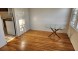 베이사이드 3Bed 2Bath 228가 57Ave. 2층나무 실내세탁기 드라이브웨이 카펫을나무바닥으로 