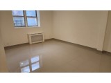플러싱 아파트 1Bed Bowne 41Ave. 1층나무 히팅과온수포함 기차및전철역 한아름마트