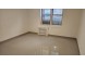 플러싱 아파트 1Bed Bowne 41Ave. 1층나무 히팅과온수포함 기차및전철역 한아름마트