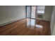 플러싱 3Bed 1.5Bath 213가 43Ave. 히팅과온수포함 3층나무 주차1대 세탁기