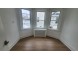 베이사이드 3Bed 2Bath 211가 35Ave. 1층나무 히팅과온수포함 세탁실 완전새로개조 주차1대 넓은거실과방 주차편리 