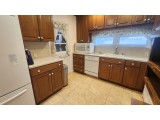 베이사이드 3Bed 2Bath 211가 35Ave. 1층나무 히팅과온수포함 세탁실 완전새로개조 주차1대 넓은거실과방 주차편리 