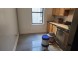플러싱 아파트 1Bed 1Bath 168가 36Ave. 5층나무 히팅과온수포함 기차역3분도보 노던2.5블럭 세탁시설