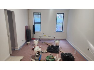 플러싱 아파트 1Bed 1Bath 168가 36Ave. 5층나무 히팅과온수포함 기차역3분도보 노던2.5블럭 세탁시설