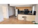 플러싱 아파트 3Bed 2Bath 150가 노던 2층나무 물만포함 전부새로개조 한양수퍼1블럭 교통편리 기차역 2블럭 큰발코니 6월5일까지전체수리중