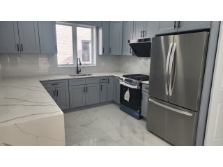 베이사이드 새집 2Bed 2Bath 202가 45Ave. 1층나무 둿마당 히팅과온수포함 둿마당 주차편리 