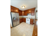 플러싱 2Bed 2Bath 159가 43Ave. 2층나무 전부포함 깨끗하고환함 