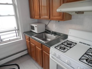 베이사이드 1Bed 1Bath 50Ave. 223가 바닥타일 전부포함 나무바닥 퀸즈칼리지(QCC)근처 노던근처 6월중순