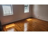 플러싱 아파트 1Bed 1Bath 165가 43Ave. 2층나무 히팅과온수포함 새로개조 환하고깨끗 