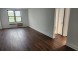 플러싱 아파트 1Bed 1Bath 150가 35Ave. 4층나무 히팅과온수포함 전부새로개조 전부새것 넓은거실과많은클라젯 1층에세탁실 한양마트 기차역 노던1블럭