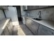 플러싱 아파트 1Bed 1Bath 150가 35Ave. 4층나무 히팅과온수포함 전부새로개조 전부새것 넓은거실과많은클라젯 1층에세탁실 한양마트 기차역 노던1블럭