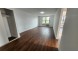 플러싱 아파트 1Bed 1Bath 150가 35Ave. 4층나무 히팅과온수포함 전부새로개조 전부새것 넓은거실과많은클라젯 1층에세탁실 한양마트 기차역 노던1블럭