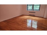베이사이드 아파트 1Bed 216가 77Ave.4층나무 히팅과온수포함 세탁실지하 주차편리 조용하고깨끗 495근처
