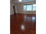 플러싱 3Bed 1.5Bath 147가 Ash Ave. 2층나무 주차1대 기차역 큰사이즈 노펫