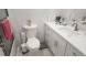 베이사이드 3Bed 2Fullbath 223가 59Ave. 2층나무 완전새로개조 물만포함 실내세탁기 주차2대 조용한주택가