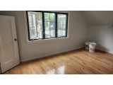 플러싱 듀플렉스 3Bed 2Bath 2층과3층 물만포함 전부새로개조 주차아주편리 각방벽결이에어컨