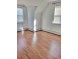 플러싱 어반데일기차역근처 1Bed 1Bath 189가 43Ave. 2층나무 물만포함 출입문별도 깨끗하고환함