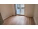 플러싱 아파트 2Bed 1Bath 1층/Ground 전부포함 기차역 둿마당 깨끗하고환함 