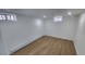 베이사이드 1Bed 1Bath 211가 35Ave. 바닥타일 전부포함 세탁기및건조기 전부새것 주차아주편리 기차역8분도보