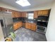 와잇스톤 3Bed 1.5Bath 147가 17Ave. 2층나무 물만포함 1300sf. 주차편리 넓은공간 즉시입주