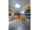 와잇스톤 3Bed 1.5Bath 147가 17Ave. 2층나무 물만포함 1300sf. 주차편리 넓은공간 즉시입주