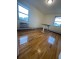 와잇스톤 3Bed 1.5Bath 147가 17Ave. 2층나무 물만포함 1300sf. 주차편리 넓은공간 즉시입주