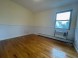 와잇스톤 3Bed 1.5Bath 147가 17Ave. 2층나무 물만포함 1300sf. 주차편리 넓은공간 즉시입주