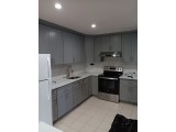 베이사이드 3Bed 2Bath 223가 43Ave. 2층나무 물만포함 호수가근처 발코니 벽걸이A/C Nopet 주차별도($150)